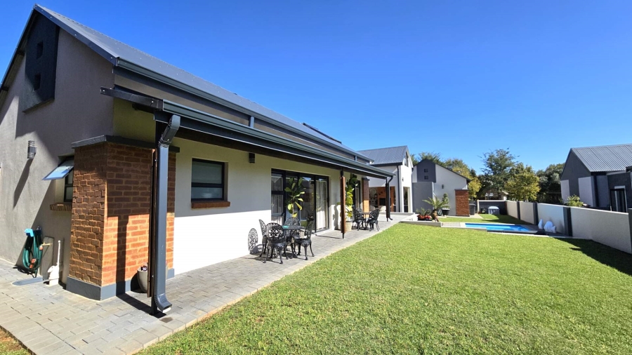 3 Bedroom Property for Sale in Meerhof North West